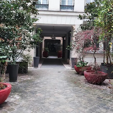 Saint Lazare Apartamento *